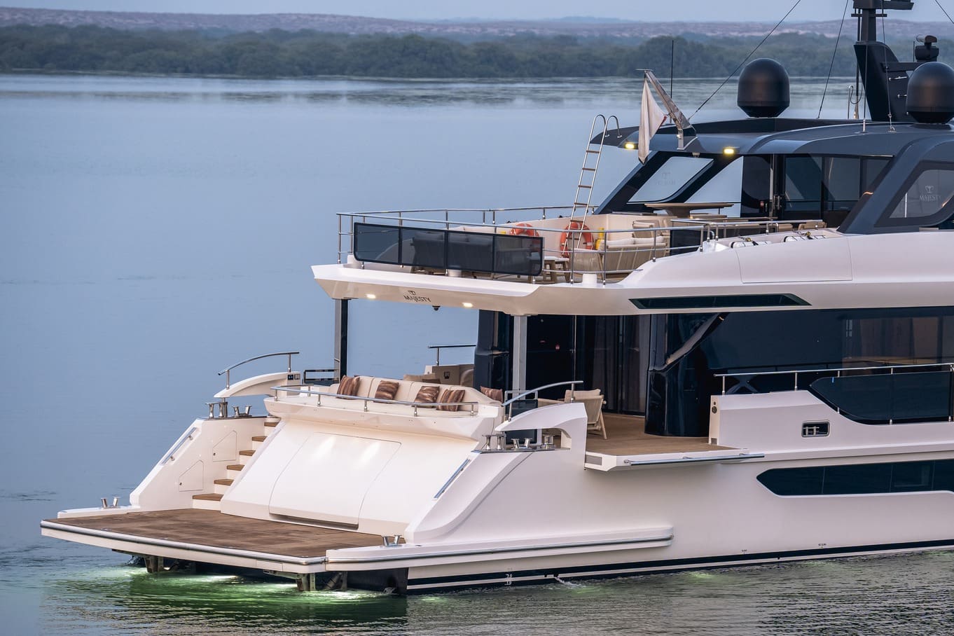 Majesty 100 Terrace Stern
