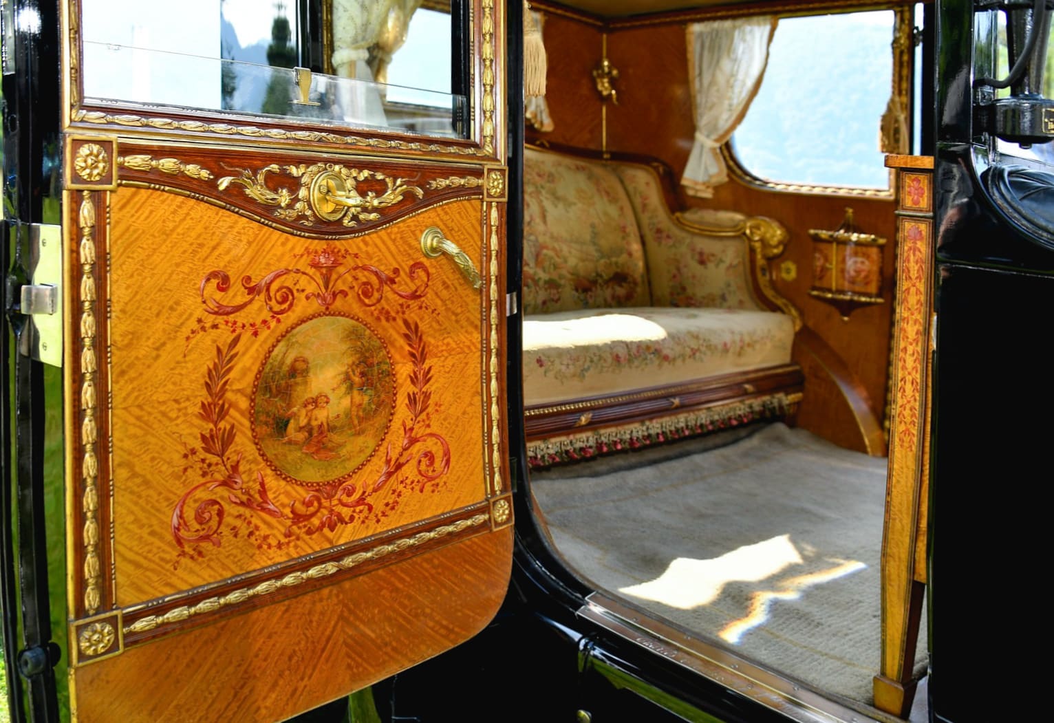 Phantom I Brougham de Ville ‘The Phantom of Love’ Back Seat