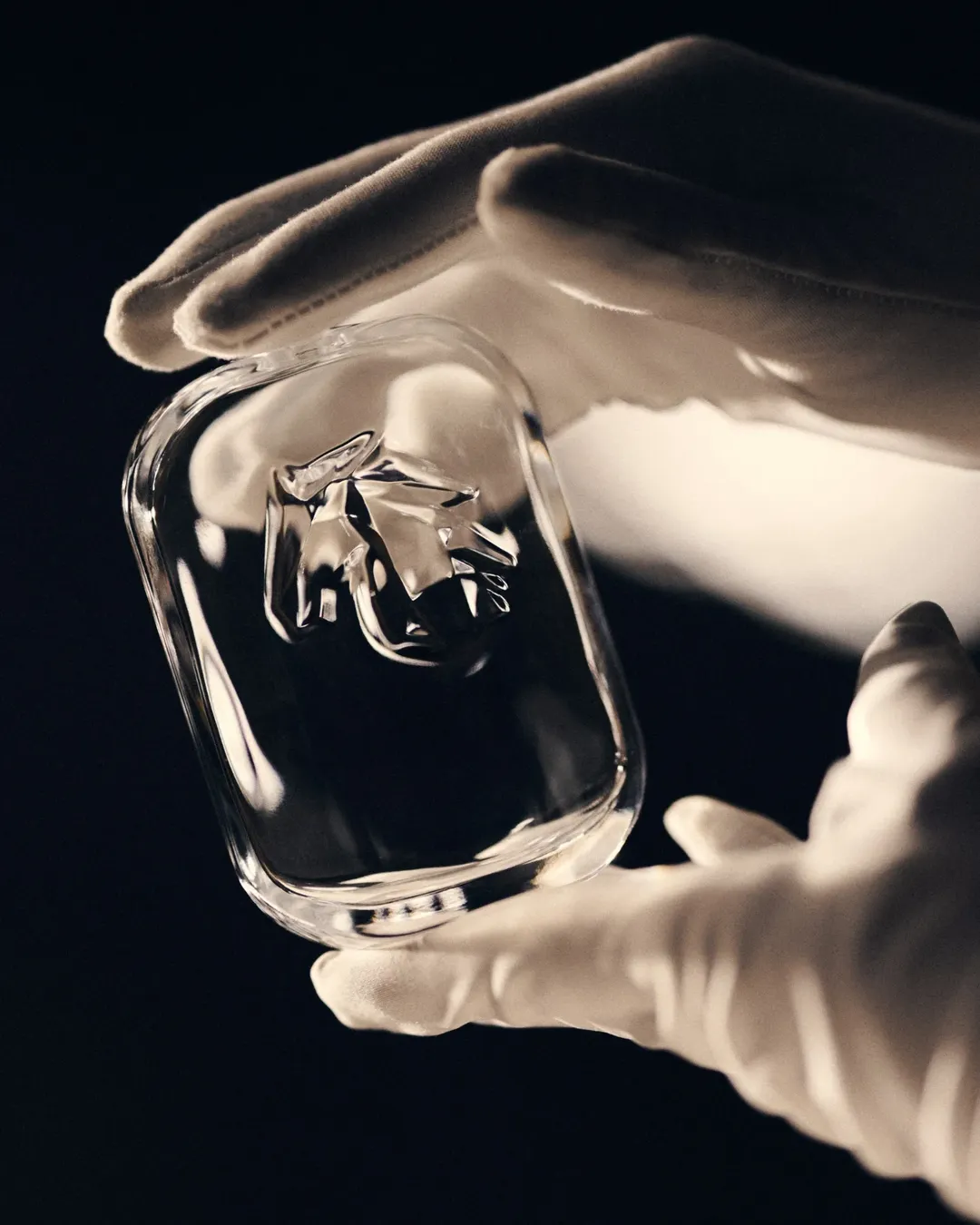 Artisan parfume bottle